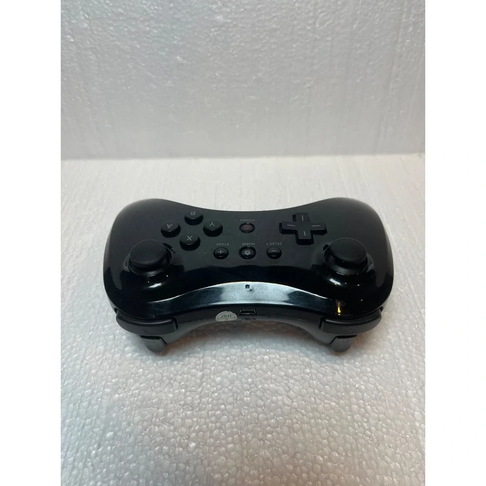 Wii U Wireless‎ Pro Controller (Black) Nice Working Condition